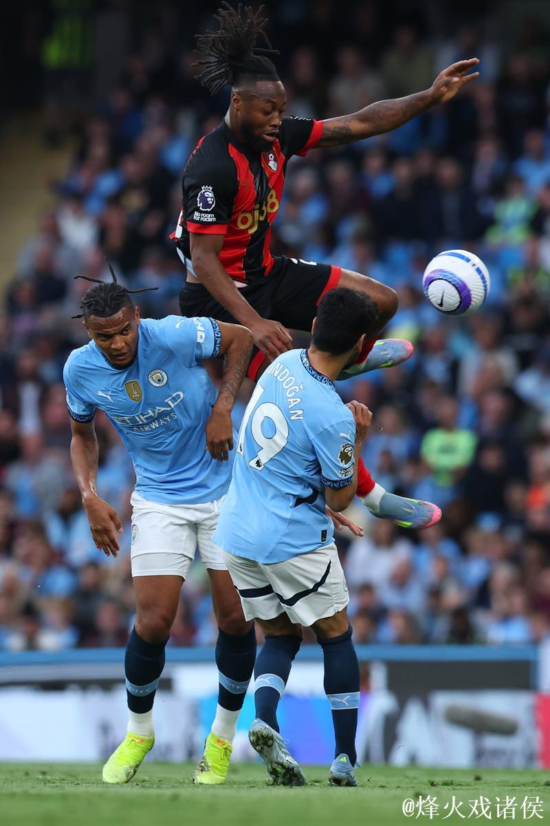 英超精彩对决：曼联两度领先难守，4-4战平伯恩茅斯